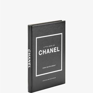 CHANEL Fashion Book in Black and White